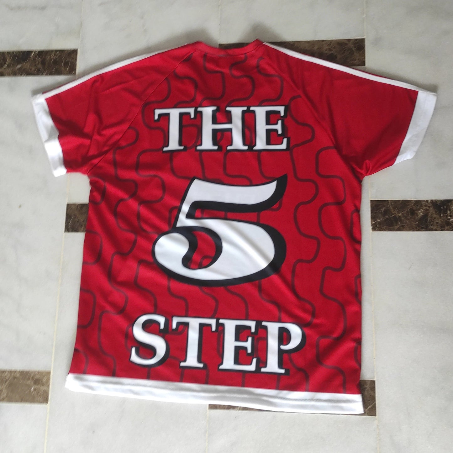 STEPS CLUB TEE